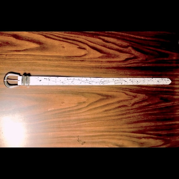 Leather chrome buckle Boston Proper 1.5”w belt - Picture 3 of 7